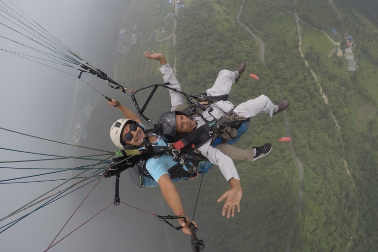 Paralotniarstwo w Pokharze ze zdjęciami i filmami