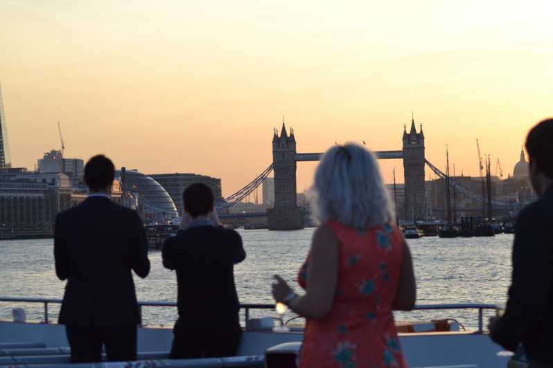london river cruise evening