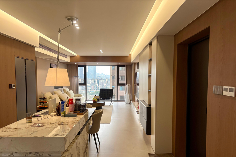 Guilin Home Experience: Share a Meal and Story with a Local Guide in Chinese or English