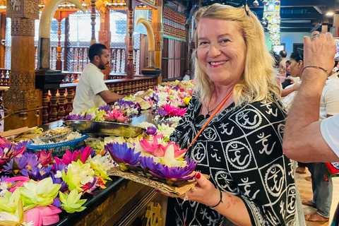 Kandy Heritage, Tea & Traditions – Cultural Journey Private