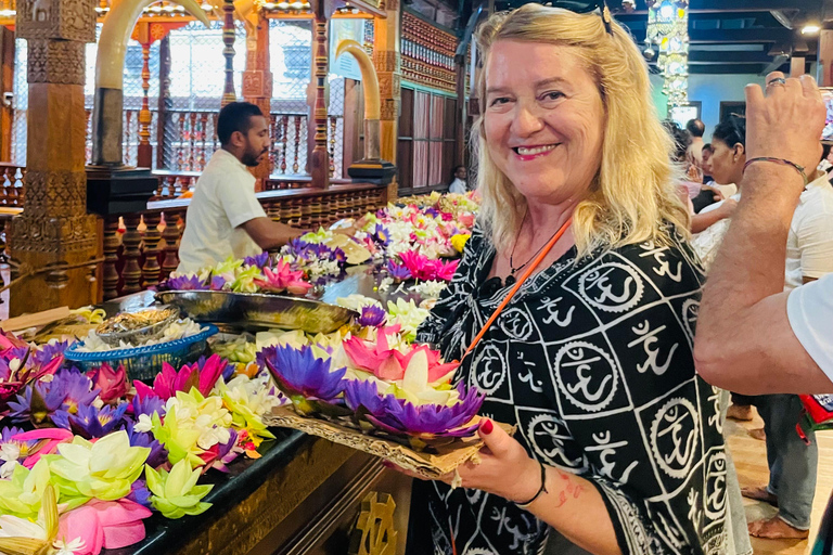 Kandy Heritage, Tea & Traditions – Cultural Journey Private