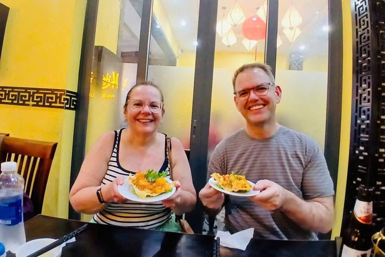 Da Nang: excursão a pé pela comida de rua e espetáculo Charming Da NangDa Nang: Excursão a pé pela comida de rua e espetáculo Charming Da Nang