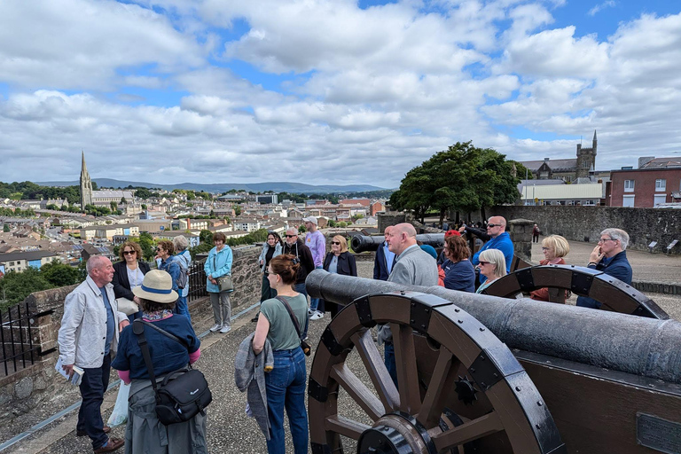 Belfast: Giant's Causeway and Derry Guided Day Trip