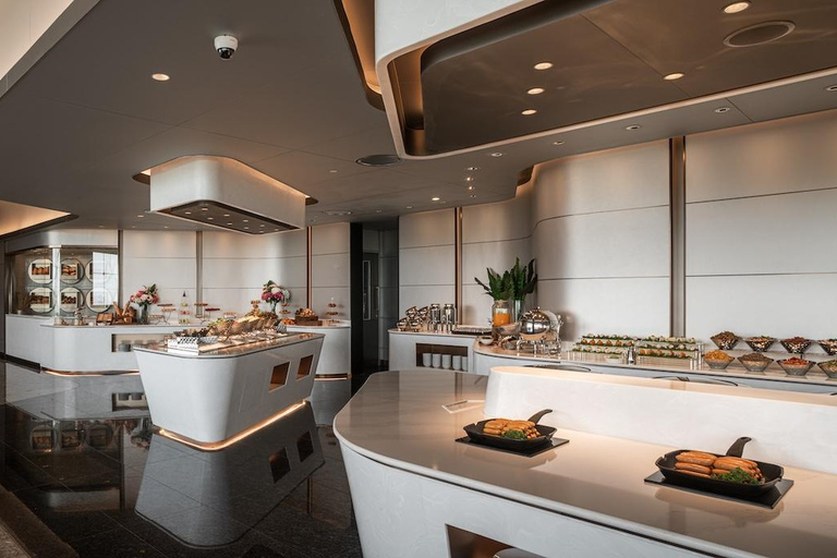 Pattaya: Ristorante Orbit Grande Centre Point Space PattayaTango Mango: Cena internazionale a buffet (domenica - giovedì)