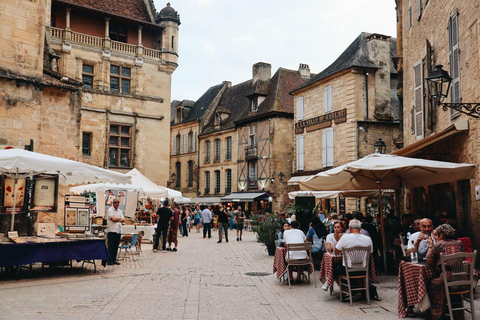 From Bordeaux: Full-Day Tour of Lascaux, Sarlat & Dordogne Valley From Bordeaux: A Day in Lascaux, Sarlat & the Dordogne Valley
