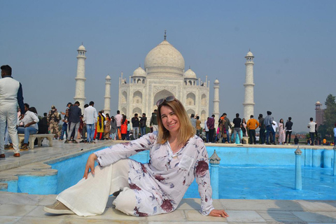 Z Delhi: Taj Mahal Tour z Centrum Ochrony SłoniTylko samochód + przewodnik