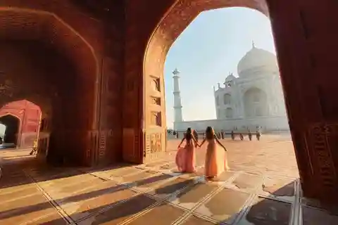 Da Delhi: Tour di 2 giorni all'alba del Taj Mahal con Fatehpur Sikri