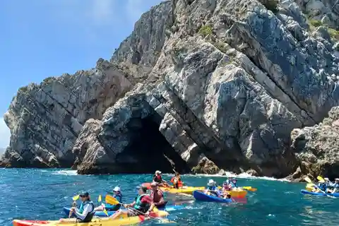 Arrábida - Sesimbra : Excursion en kayak avec guide