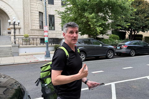 DC: tour gastronomico dei quartieri locali con DrinkEatWalk ToursDC: tour gastronomico nel quartiere con DrinkEatWalk Tours