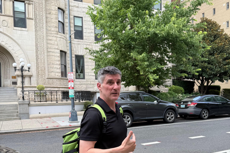 DC: tour gastronomico dei quartieri locali con DrinkEatWalk ToursDC: tour gastronomico nel quartiere con DrinkEatWalk Tours