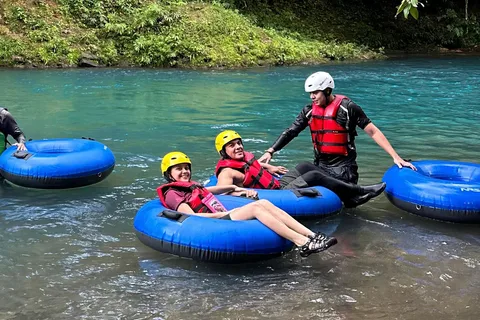 Tubing en Río Celeste , Aventura y Naturaleza