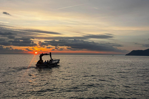 Vernazza: morning tour-afternoon-sunset aperitiv cruise tour 2-Hour Tour