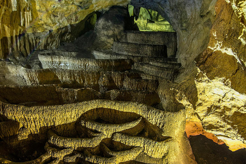 从地拉那出发：白德里恩瀑布、滑索和洞穴之旅