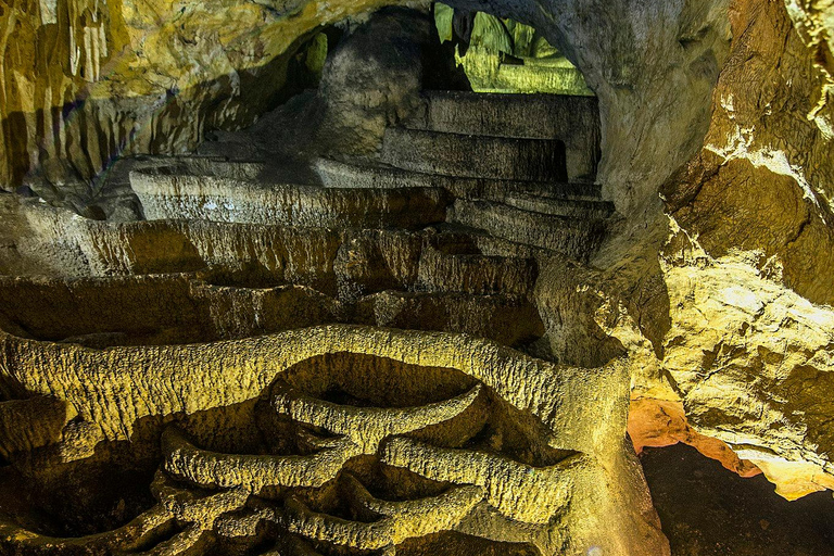 从地拉那出发：白德里恩瀑布、滑索和洞穴之旅