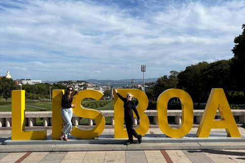 Lisbon: Guided Tuk Tuk Tour with Observation Decks
