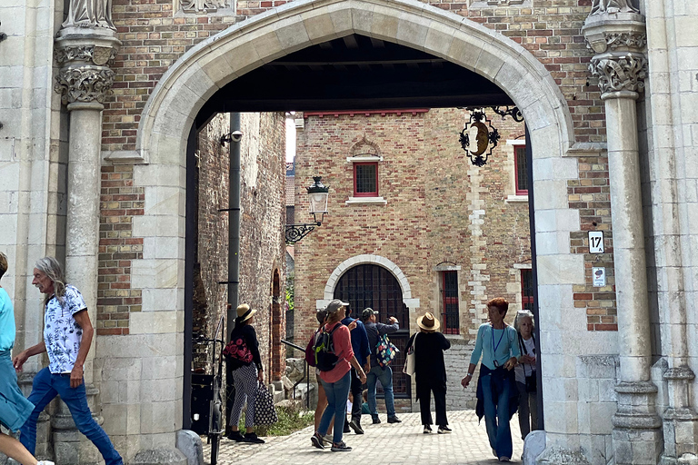 Unforgettable Bruges: Sightseeings, History and Tasting.Bruges: Guided Walking Tour, Stories, Mysteries and People