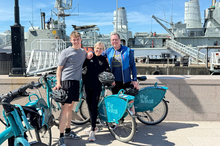 Gothenburg: City Highlights Bike Tour with Transfer