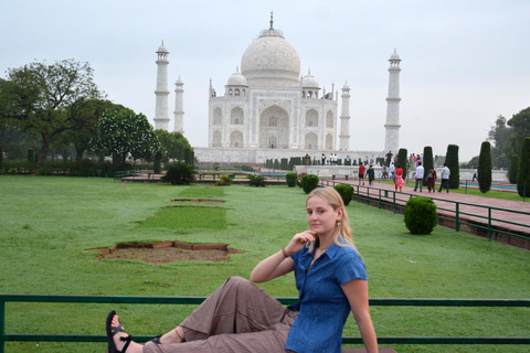 From Bangalore: Private 2Day Taj Mahal & Agra Tour by Flight