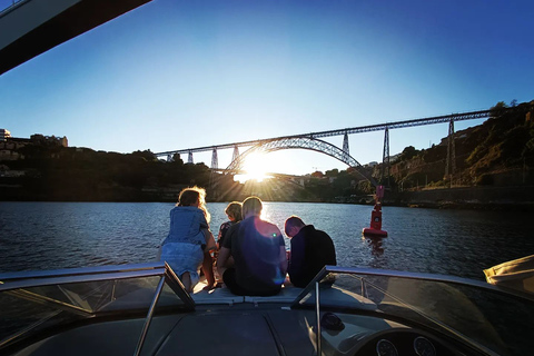 Porto: Passeio Privado de Barco no Rio Douro (maks. 6 pikseli) 1h30mPasseio Privado de Barco no Rio Douro (maks. 6 pikseli) 1h30m