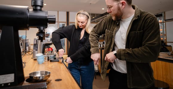 Melbourne: Coffee Roastery Tour with Tasting and Lunch