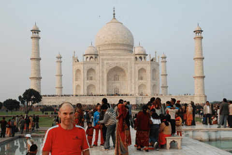 Desde Agra: Tour Privado del Amanecer del Taj Mahal y el Fuerte de AgraRecorrido con tickets de entrada incluidos