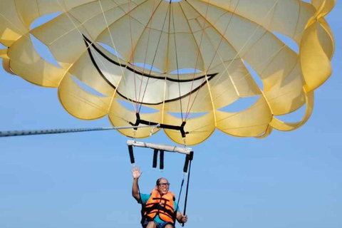 Boracay: Avventura in paracadute con la fotocamera Insta a 360 gradiBoracay: Avventura in parapendio con la videocamera Insta 360