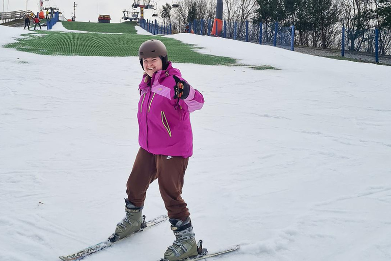 Warsaw: ski lesson near city center on an artificial slope