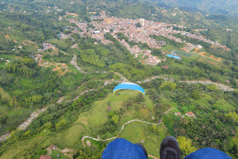 Aventura de parapente em Cocorná saindo de Medellín ou Guatapé