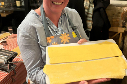 Nápoles: Clase de Cocina de Pasta y Tiramisú con Vino