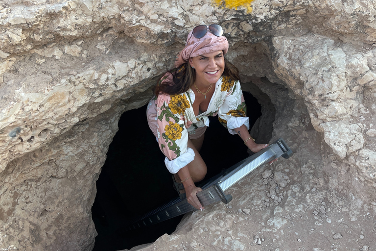 Riyadh: Edge of the World, Sadus Village & Bat Cave Tour Edge of the World, Sadus Village..etc(Private tour)