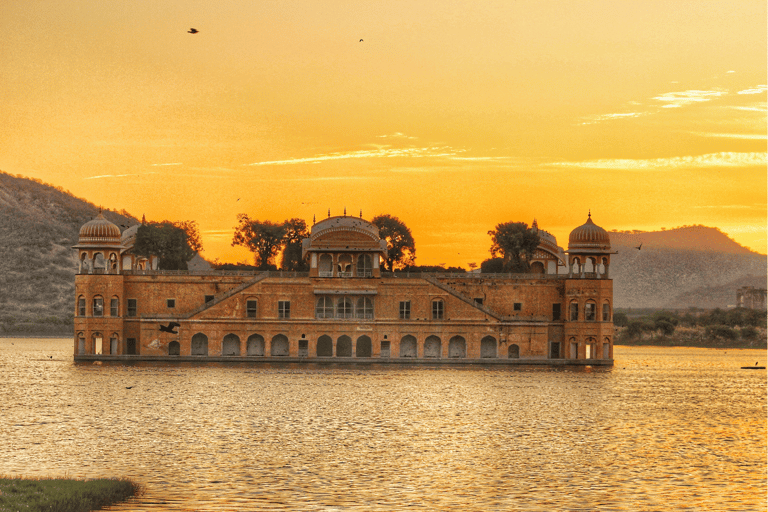 Royal Trails of Jaipur Guided Full Day Sightseeing City Tour