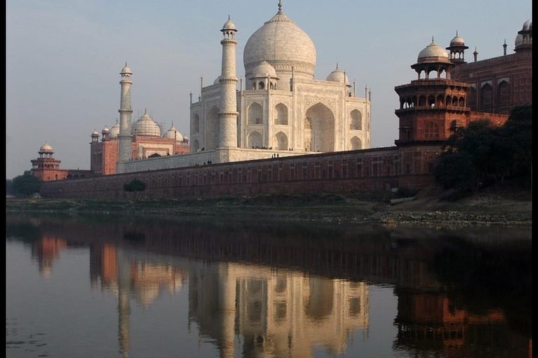 From Delhi: Taj Mahal & Fatehpur Sikri Day Tour This Option Include Only Tour Guide
