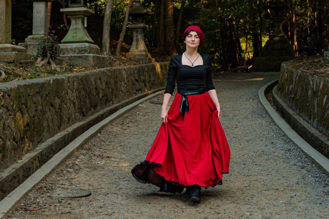 Kyoto: Fushimi Inari Shrine Private Photoshoot