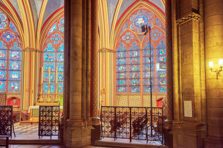Paris: Notre-Dame Guided Tour with Reserved Entrance