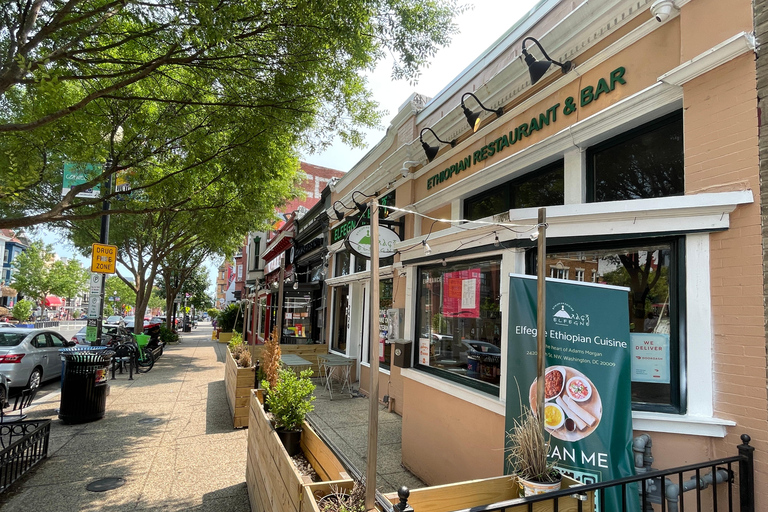 DC: tour gastronomico dei quartieri locali con DrinkEatWalk ToursDC: tour gastronomico nel quartiere con DrinkEatWalk Tours