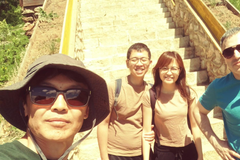 Depuis Oulan-Bator : statue de Gengis Khan et parc national de Terelj