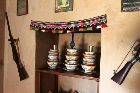 Salalah: Taqah Castle Tour with Meal, Car, and Guide