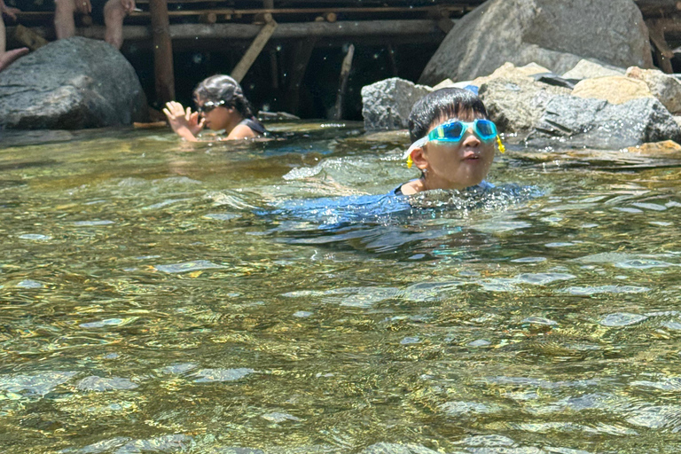 Santuario de My Son y Senderismo de Montaña - PeregrinaciónMi hijo Santuario Viaje de madrugada