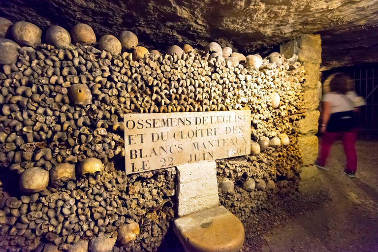 Parijs: Catacombenrondleiding en rondvaart op de SeineParijs: Catacomben voorrangstoegang met gids