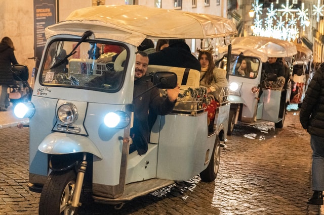 Lisbon: 2026 Christmas Lights Tuk-Tuk Tour with Local Guide