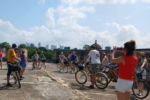 Cartagena: Ruta Histórica, Cultural y Graciosa en Bicicleta