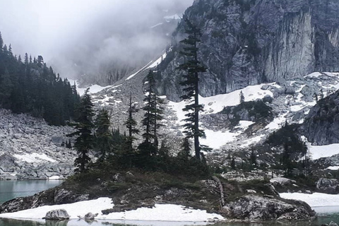 Vancouver: Watersprite Lake Guided Hike