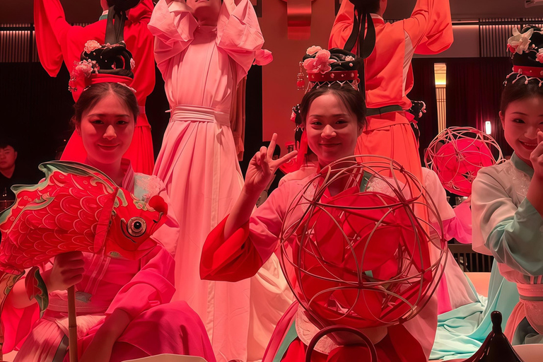 Jinan: Show Feast with Hanfu, Dinner, and Performance Row 1（SVIP）Meal+Costume+Headwear+Makeup (4 days in advance)