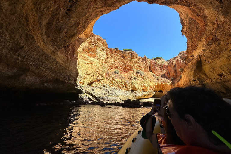 Lagos: Båttur i soluppgången i Benagil-grottan