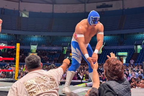 Mexico City: Lucha Libre Match with Ice Cream &amp; Guide