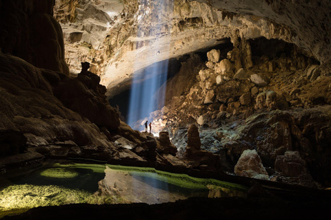 HUE - PHONG NHA WYCIECZKA CAŁODNIOWA / W DNI NIEPARZYSTEHUE - WYCIECZKA CAŁODNIOWA DO JASKINI PHONG NHA