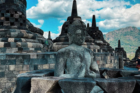 Randonnée avec camping et visite du mont Merbabu et de Borobudur (2 jours/1 nuit)Randonnée et visite du mont Merbabu et de Borobudur (2 jours, 1 nuit)