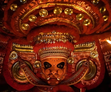 Kochi: Kathakali, Theyyam en Kalaripayattu avondshow