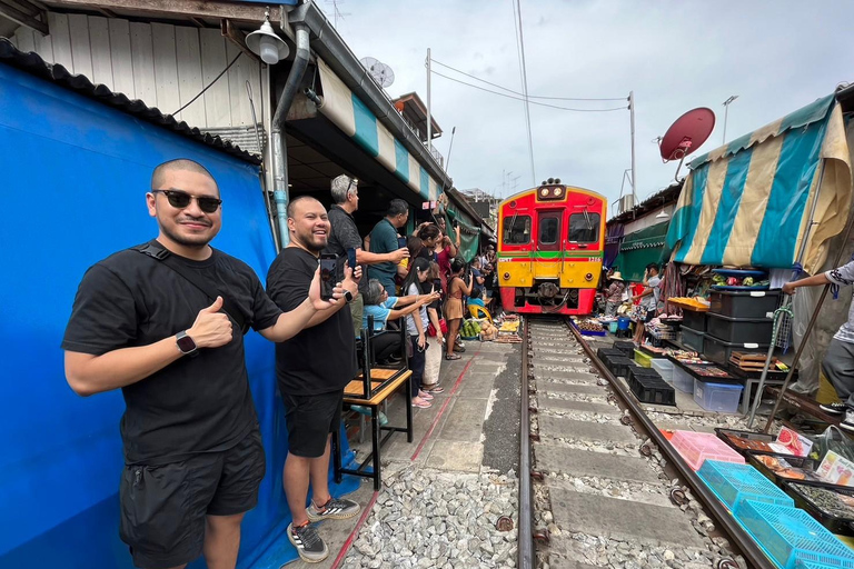 Amphawa y Mercados Ferroviarios y Paseo en barco con luciérnagas: desde BKKTour privado en vietnamita