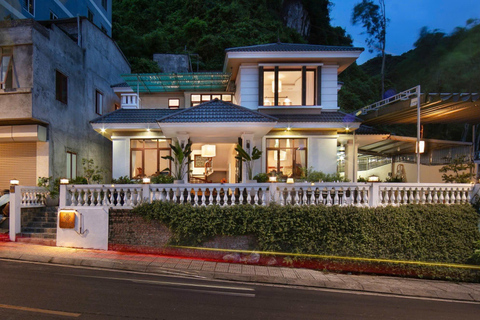 2-tägige Ha Long Bay Island Cruise Tour mit einem 3-Sterne-Kreuzfahrtschiff